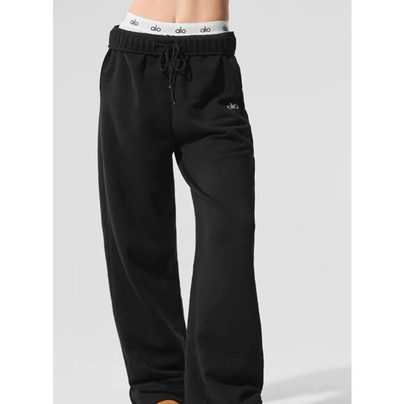 Alo Accolade Straight Leg Sweatpants in Black NWT size Medium - Picture 3 of 4